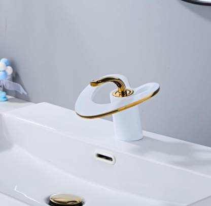 Grifo de baño blanco y dorado de un solo agujero y una sola llave – Diseño en forma de corazón 💛🚿 - Imagen 4