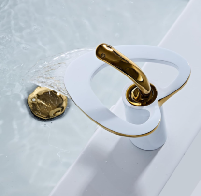 Grifo de baño blanco y dorado de un solo agujero y una sola llave – Diseño en forma de corazón 💛🚿 - Imagen 5