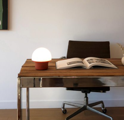 Lámpara de Mesa LED Recargable Color Rojo - Modelo Portobello con Luz Regulable para Dormitorio, Sala u Oficina 🌟✨ - Imagen 4
