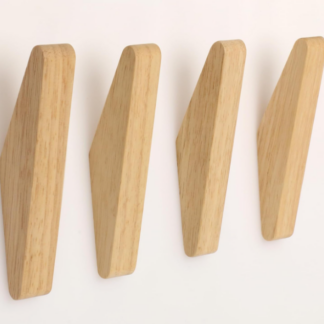 Set de 4 Ganchos de Madera Natural en Forma de Triángulo para Pared 🚪✨