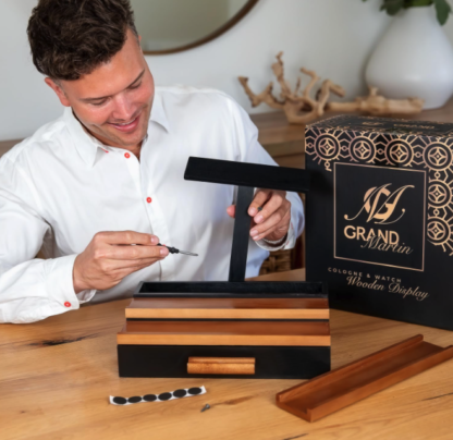 Organizador de Madera de 3 Niveles para Perfumes y Relojes para Hombre 🕰️💨 - Imagen 9