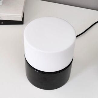 Lámpara de escritorio en mármol negro con pantalla giratoria de vidrio esmerilado 🖤💡